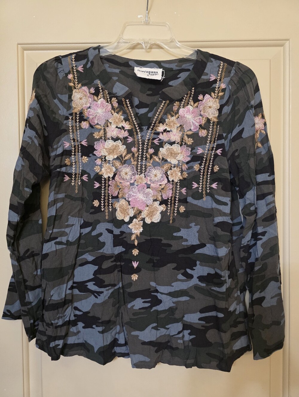 Savanna Jane Women’s M Blue Camo V-Neck Embroidered Long Sleeve Blouse